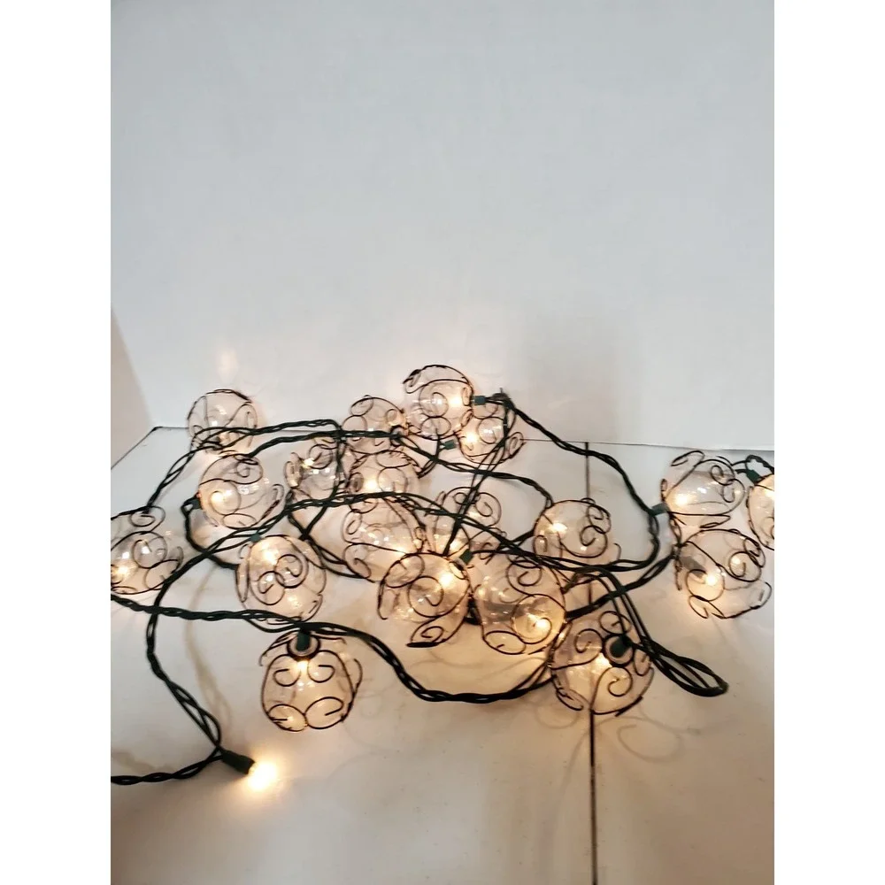 Wilson & Fisher Wire Globe Set 20 Lights.. 1 End Cover Missing